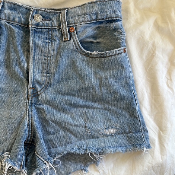 Levi “wedgie” high-rise denim shorts - Picture 4 of 7